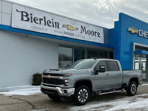 Used 2024 Chevrolet Silverado 2500 LT image 1