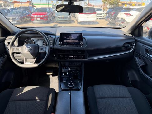 Used 2025 Nissan Rogue SV AWD/4WD image 35