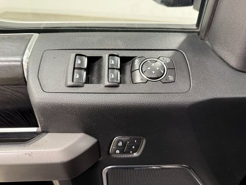 Used 2018 Ford F150 Platinum w/ Equipment Group 701A Luxury image 15