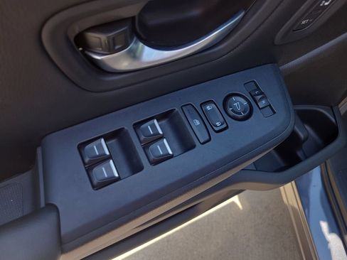 Used 2025 Honda Pilot EX-L image 19