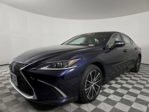 Certified 2022 Lexus ES 300h w/ Premium Package image 2