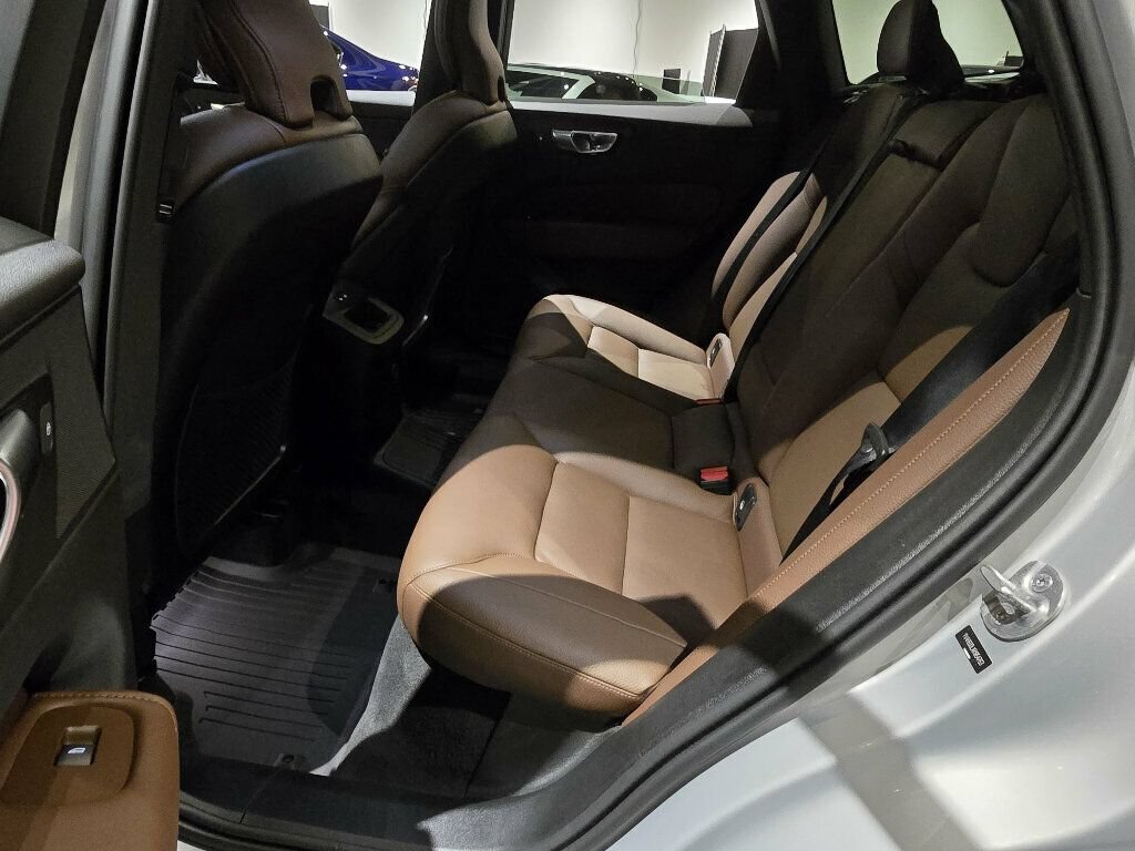 Used 2024 Volvo XC60 T8 Plus w/ Climate Package AWD/4WD image 23