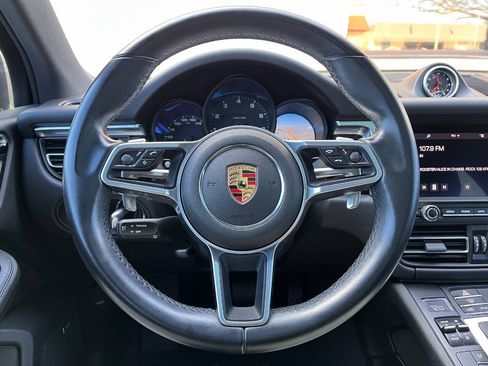 Used 2021 Porsche Macan AWD/4WD image 10