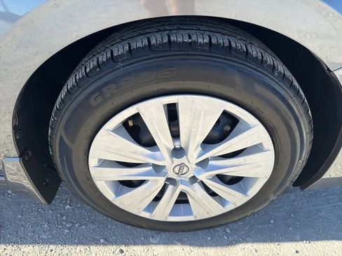 Used 2024 Nissan Sentra S image 8