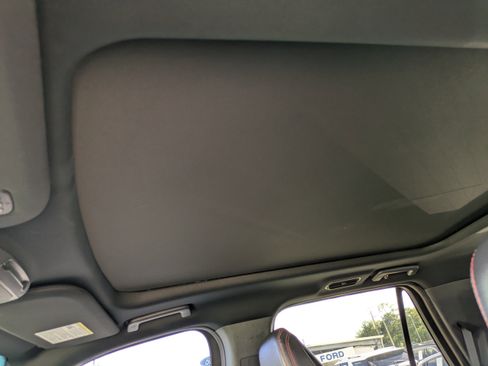 Used 2022 Ford Expedition Limited image 19