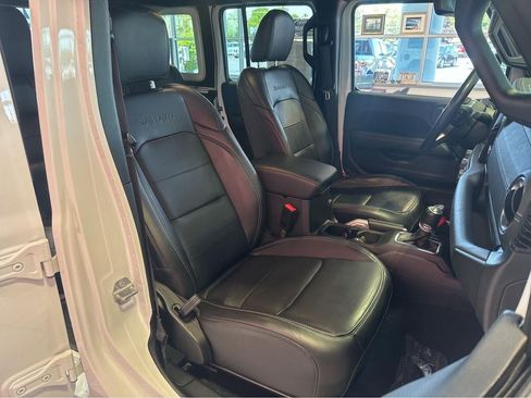 Used 2021 Jeep Wrangler Unlimited Sahara AWD/4WD image 37