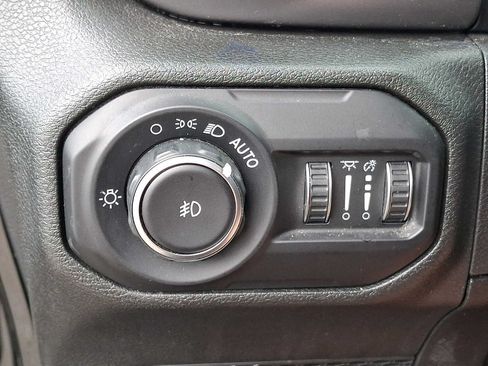 Used 2021 Jeep Wrangler Sport AWD/4WD image 22