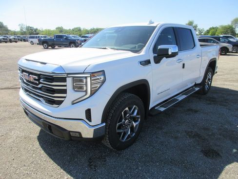 New 2026 GMC Sierra 1500 SLT w/ SLT Premium Plus Package AWD/4WD image 11