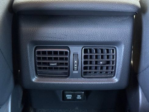 Used 2025 Toyota Camry SE image 20