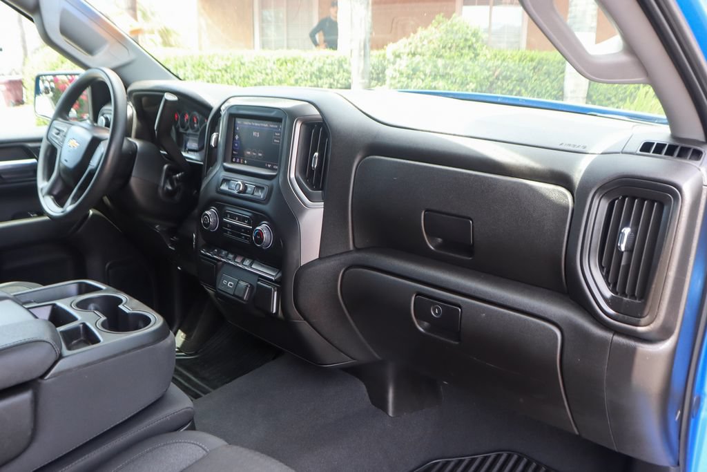 Used 2025 Chevrolet Silverado 1500 Custom w/ Turbomax Blackout Package AWD/4WD image 31