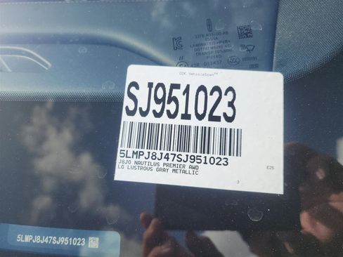 New 2025 Lincoln Nautilus Premier w/ Jet Appearance Package image 10