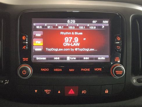 Used 2017 FIAT 500L Lounge w/ Dual-Pane Sunroof Package image 25