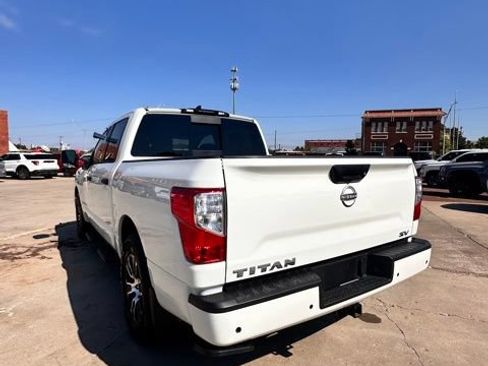 Certified 2024 Nissan Titan SV w/ SV Convenience Package RWD image 12