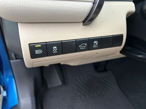 Used 2020 Toyota Camry LE w/ Fleet Convenience Package image 10