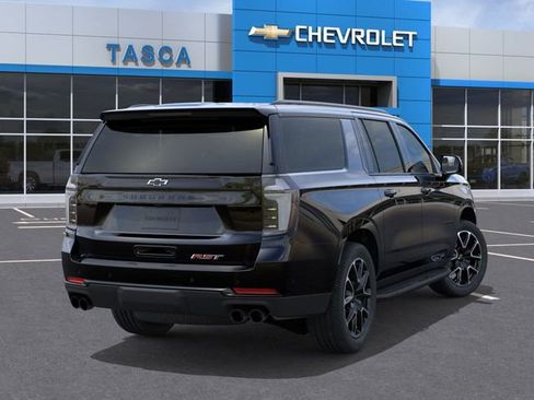 New 2026 Chevrolet Suburban RST image 4