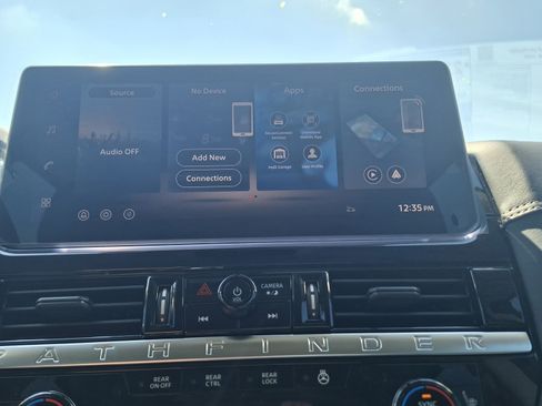 New 2026 Nissan Pathfinder Platinum image 9