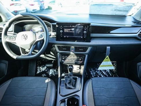 New 2026 Volkswagen Taos SE image 21