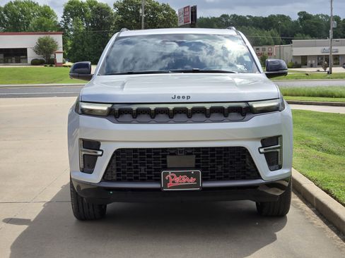 New 2026 Jeep Grand Wagoneer Limited AWD/4WD image 2