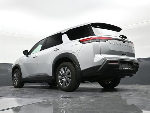 Used 2025 Nissan Pathfinder S FWD image 22