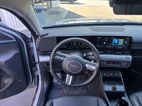 Used 2024 Hyundai Kona Limited image 28