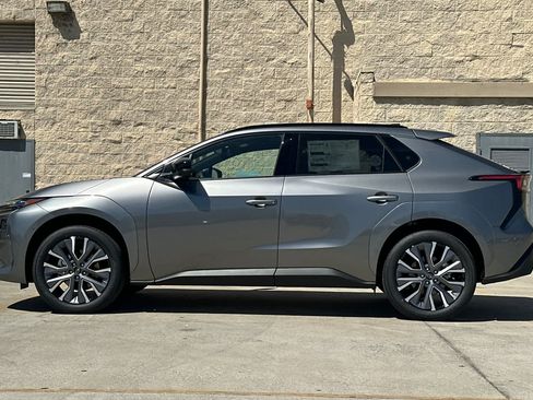 New 2026 Subaru Solterra w/ Limited Package AWD/4WD image 6