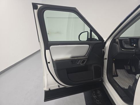 Used 2023 Rivian R1T Adventure image 16