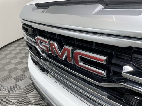 Used 2025 GMC Sierra 1500 SLT image 30