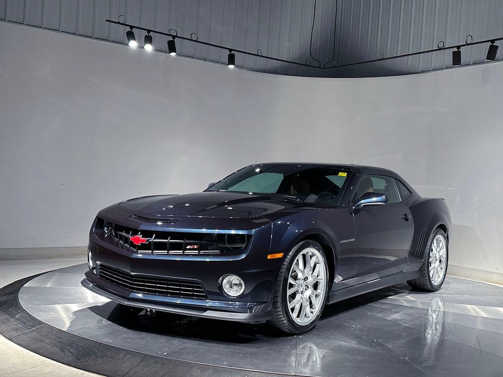 Used 2013 Chevrolet Camaro SS w/ Dusk Special Edition RWD image 2