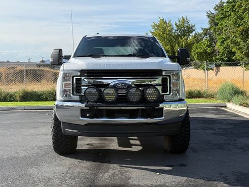 Used 2019 Ford F250 XLT w/ FX4 Off-Road Package AWD/4WD image 5