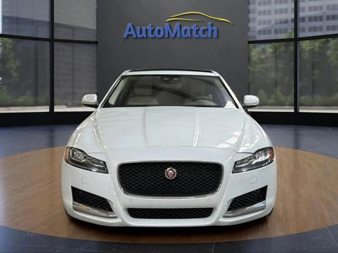 Used 2016 Jaguar XF Prestige image 2