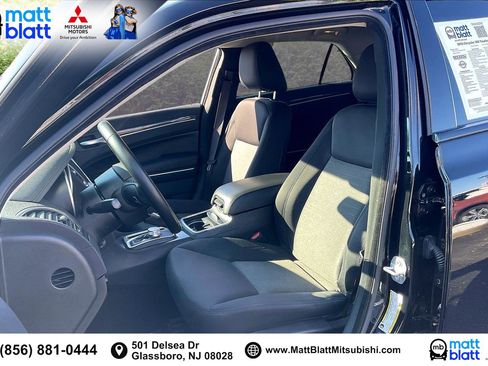 Used 2019 Chrysler 300 Touring w/ Sport Appearance Package image 26