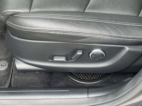 Used 2023 Genesis GV70 2.5T w/ Select Package image 15