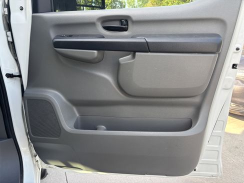 Used 2018 Nissan NV 1500 SV image 31