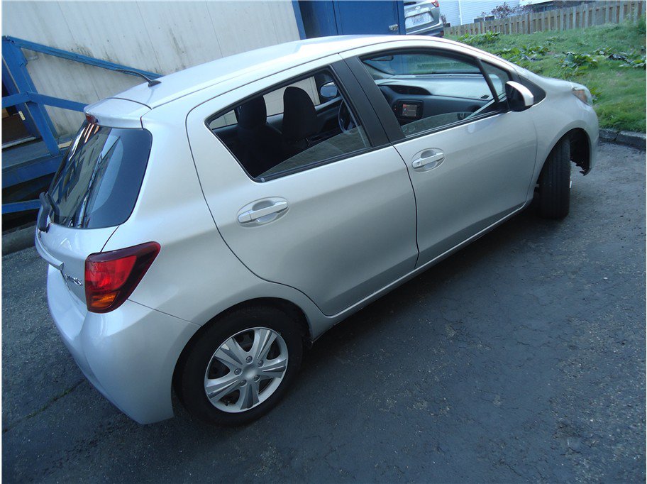 Used 2015 Toyota Yaris L FWD image 4
