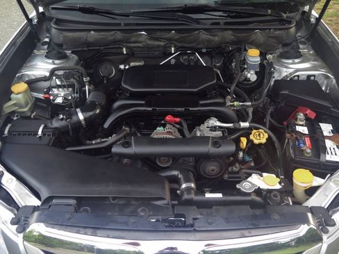 Used 2012 Subaru Outback 2.5i Limited AWD/4WD image 16