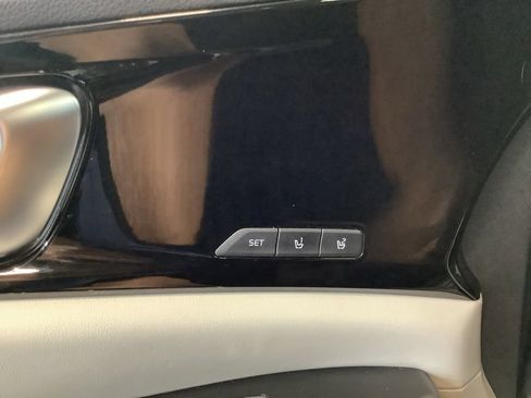 Certified 2023 Kia Carnival SX FWD image 15