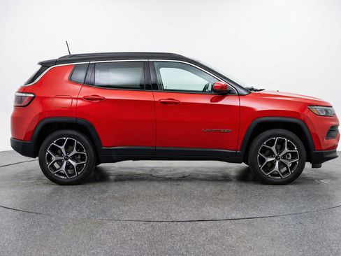 Used 2025 Jeep Compass Limited AWD/4WD image 11