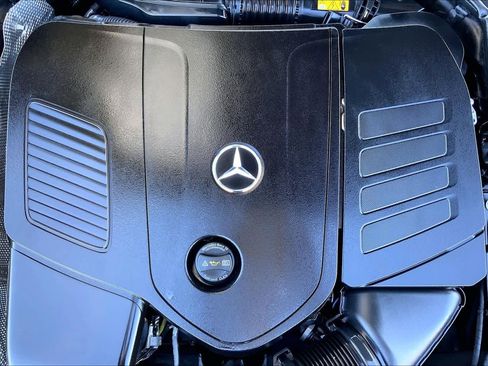 Used 2025 Mercedes-Benz C 300 Sedan image 31