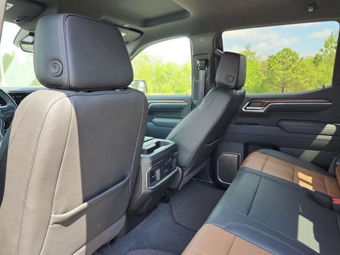 Certified 2026 Chevrolet Silverado 1500 High Country w/ Technology Package AWD/4WD image 12