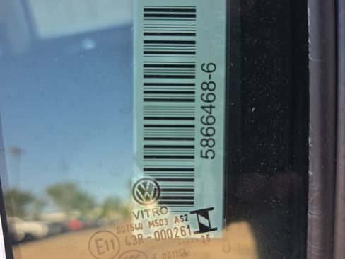 Used 2025 Volkswagen Jetta SE FWD image 9