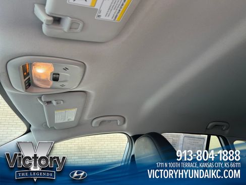 Used 2025 Chevrolet Trax LT FWD image 21