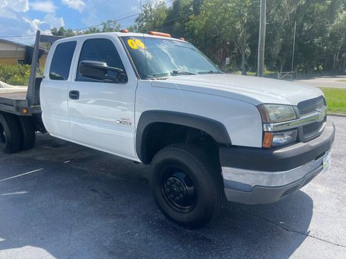 Used 2004 Chevrolet Silverado 3500 4x4 Extended Cab w/ Heavy-Duty Power Package image 9