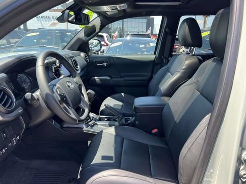 Used 2023 Toyota Tacoma TRD Off-Road w/ TRD Premium Off Road Package AWD/4WD image 15