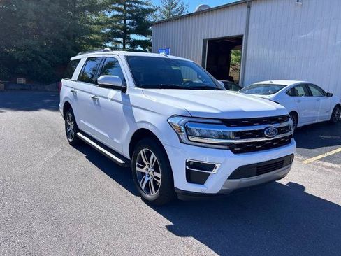 Certified 2024 Ford Expedition Limited AWD/4WD image 3