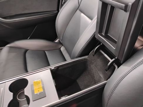 Used 2021 Tesla Model Y 2WD image 60