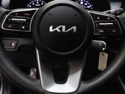 Used 2024 Kia Forte LXS FWD image 17