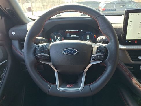 Used 2025 Ford Explorer ST AWD/4WD image 12
