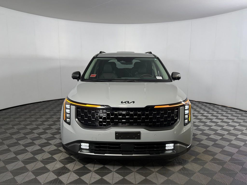 Used 2025 Kia Carnival SX Prestige FWD image 3
