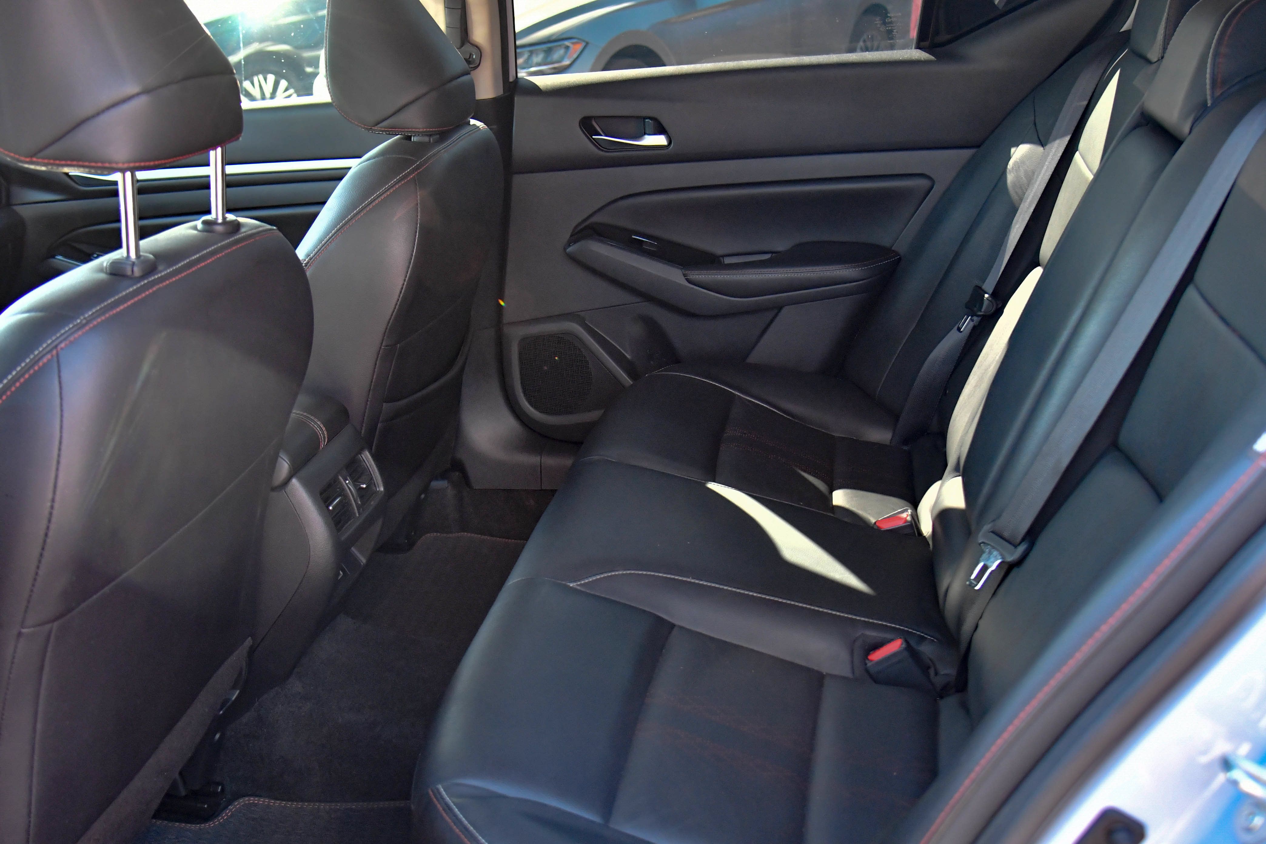 Used 2024 Nissan Altima 2.0 SR FWD image 42