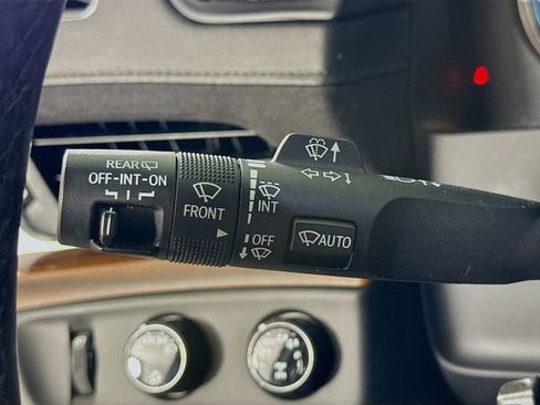 Used 2020 Cadillac Escalade Luxury image 15